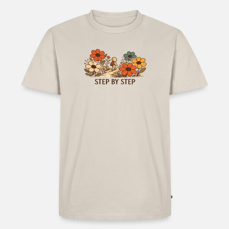 Der kleine Gedanke | STEP BY STEP - Männer Premium Bio T-Shirt - Beige