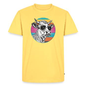 Cow in retro neon look with sunglasses - Men's Premium Organic T-Shirt - sky yellow - Front - AI Model Male 185 dark (185cm)