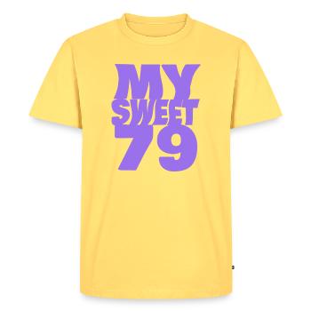 Sweet 79 - Men's Premium Organic T-Shirt - sky yellow - Front - AI Model Male 185 dark (185cm)