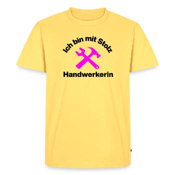 FIÈREMENT UNE ARTISANE ! VAISSEAUX MOTORISÉS FÉMININS - T-shirt Premium bio Homme - jaune pastel - Devant - AI Model Male 185 dark (185cm)
