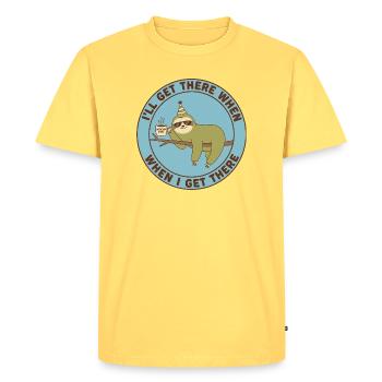 Sloth Monday Fuel Décontracté - T-shirt Premium bio Homme - jaune pastel - Devant - AI Model Male 185 dark (185cm)