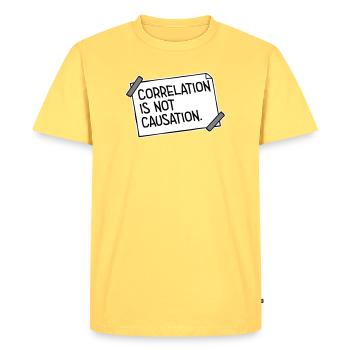 La corrélation n’est pas la causalité : la science des nerds - T-shirt Premium bio Homme - jaune pastel - Devant - AI Model Male 185 dark (185cm)