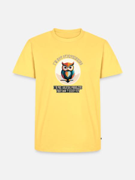 I’m Not Overthinking – Eule - Männer Premium Bio T-Shirt - Pastellgelb