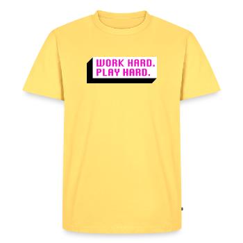 Travaille dur. Jouez fort. (Rose) - T-shirt Premium bio Homme - jaune pastel - Devant - AI Model Male 185 dark (185cm)