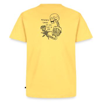Squelette avec Rose - T-shirt Premium bio Homme - jaune pastel - Dos - AI Model Male 185 dark (185cm)