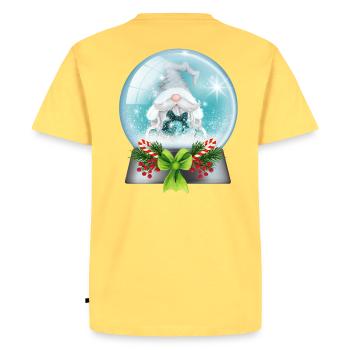 Boule à neige Père Noël avec cannes de bonbon - T-shirt Premium bio Homme - jaune pastel - Dos - AI Model Male 185 dark (185cm)