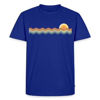 Sonne und Wellen - Männer Premium Bio T-Shirt - Royalblau - Vorne - AI Model Male 185 light (185cm)