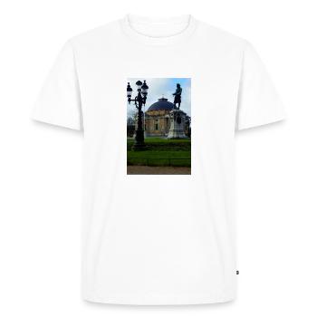 The King before the German Church - Men's Premium Organic T-Shirt - white - Front - Nico (187cm)