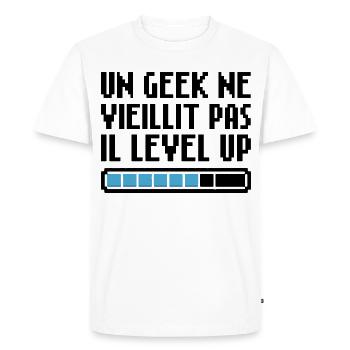 Un geek ne vieillit pas, il level up Gaming Retro - T-shirt Premium bio Homme - blanc - Devant - Nico (187cm)