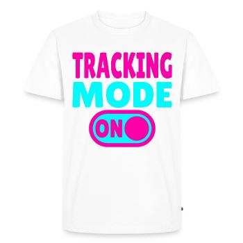 Mode de suivi ACTIVÉ – Aventure à la recherche de traces - T-shirt Premium bio Homme - blanc - Devant - Nico (187cm)