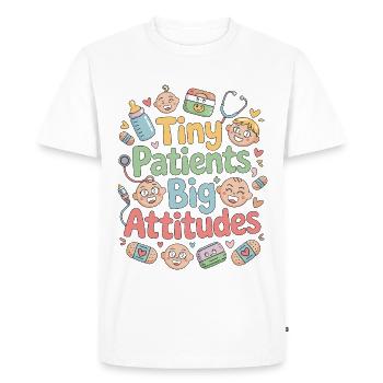Infirmière pédiatrique Petits patients Grandes infirmières diplômées - T-shirt Premium bio Homme - blanc - Devant - Nico (187cm)