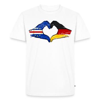Mains du drapeau allemand du Cap-Vert en forme de cœur utilisées - T-shirt Premium bio Homme - blanc - Devant - Nico (187cm)