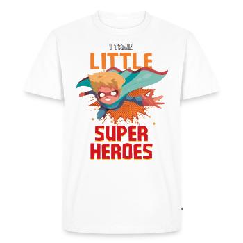 Une enseignante de maternelle élève des petits super-héros - T-shirt Premium bio Homme - blanc - Devant - Nico (187cm)