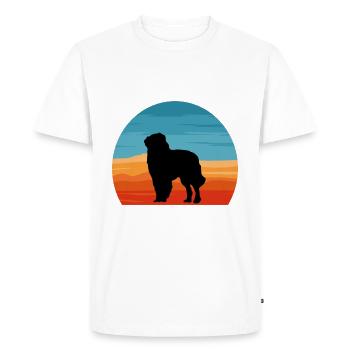 Chien de berger des Carpates Silhouette Rétro Coucher de soleil - T-shirt Premium bio Homme - blanc - Devant - Nico (187cm)