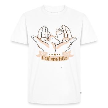 c'est un fille, fête de genre / fille de naissance - T-shirt Premium bio Homme - blanc - Devant - Nico (187cm)