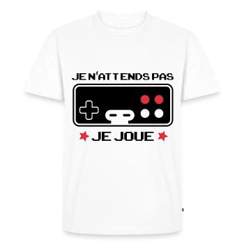 Je N'attends Pas Je Joue - Gamer - T-shirt Premium bio Homme - blanc - Devant - Nico (187cm)