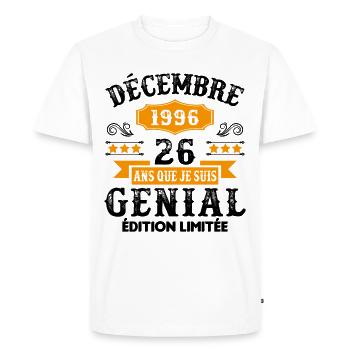 26 Ans Anniversaire Vintage Né(e) en Décembre 1996 - T-shirt Premium bio Homme - blanc - Devant - Nico (187cm)