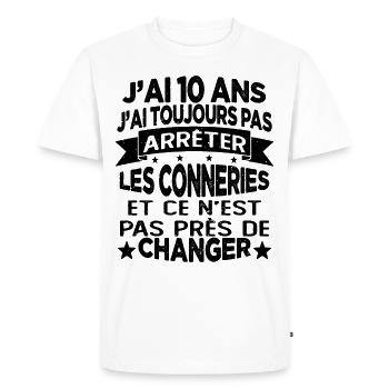 j'ai 10 ans j'ai toujour pas arrêter les conneries - T-shirt Premium bio Homme - blanc - Devant - Nico (187cm)