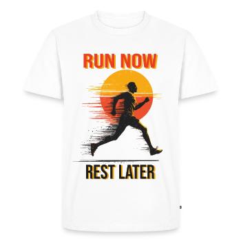 T-shirt de course – Courez maintenant, reposez-vous plus tard - T-shirt Premium bio Homme - blanc - Devant - Nico (187cm)