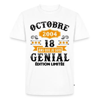 18 Ans Anniversaire Vintage Né(e) en Octobre 2004 - T-shirt Premium bio Homme - blanc - Devant - Nico (187cm)