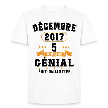5 Ans Anniversaire Vintage Né(e) en Décembre 2017 - T-shirt Premium bio Homme - blanc - Devant - Nico (187cm)