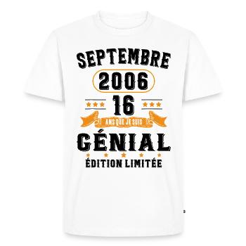 16 Ans Anniversaire Vintage Né(e) Septembre 2006 - T-shirt Premium bio Homme - blanc - Devant - Nico (187cm)