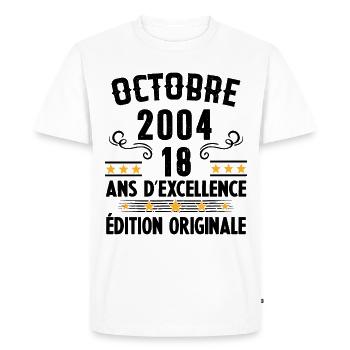 18 Ans Anniversaire Vintage Né(e) en Octobre 2004 - T-shirt Premium bio Homme - blanc - Devant - Nico (187cm)