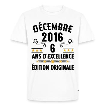 6 Ans Anniversaire Vintage Né(e) en Décembre 2016 - T-shirt Premium bio Homme - blanc - Devant - Nico (187cm)