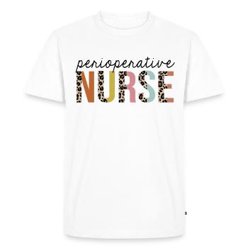 Infirmière périopératoire Leopard Print Infirmière autorisée - T-shirt Premium bio Homme - blanc - Devant - Nico (187cm)