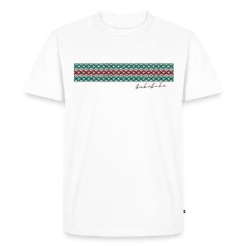 vêtement design ethnique africain - BAKUBAKU - T-shirt Premium bio Homme - blanc - Devant - Nico (187cm)