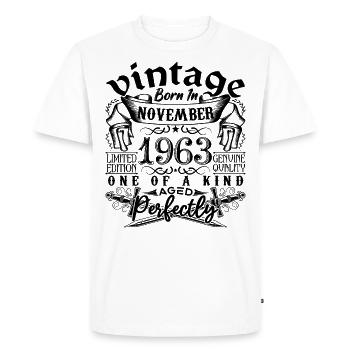 Anniversaire 1963 Novembre 1963 né en November - T-shirt Premium bio Homme - blanc - Devant - Nico (187cm)
