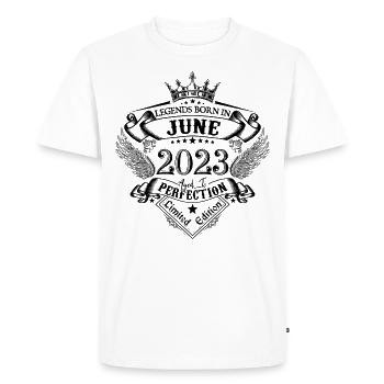 anniversaire Juin 2023 Juin anniversaire 2023 - T-shirt Premium bio Homme - blanc - Devant - Nico (187cm)