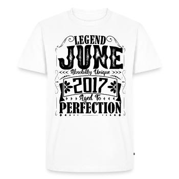 juin 2017. Anniversaire juin 2017 Cadeau juin 2017 - T-shirt Premium bio Homme - blanc - Devant - Nico (187cm)