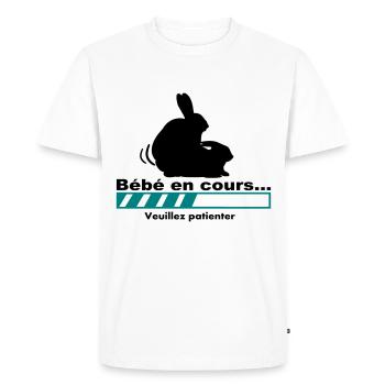 Tee shirt drôle / Bébé en cours veuillez patienter - T-shirt Premium bio Homme - blanc - Devant - Nico (187cm)