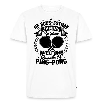 Un vieux avec une raquette de ping pong - T-shirt Premium bio Homme - blanc - Devant - Nico (187cm)