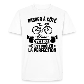 Passer à coté d un cycliste, frôler la perfection - T-shirt Premium bio Homme - blanc - Devant - Nico (187cm)