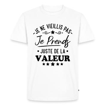 Je ne vieillis pas je prends de la valeur - T-shirt Premium bio Homme - blanc - Devant - Nico (187cm)