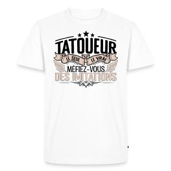 Tatoueur cadeau Tatoueur le vrai Tatoueur - T-shirt Premium bio Homme - blanc - Devant - Nico (187cm)