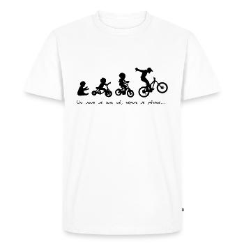 Un jour je suis né, depuis je pédale - T-shirt Premium bio Homme - blanc - Devant - Nico (187cm)