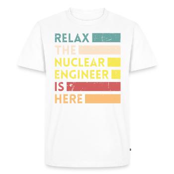 Relax, qui est ingénieur nucléaire - T-shirt Premium bio Homme - blanc - Devant - Nico (187cm)