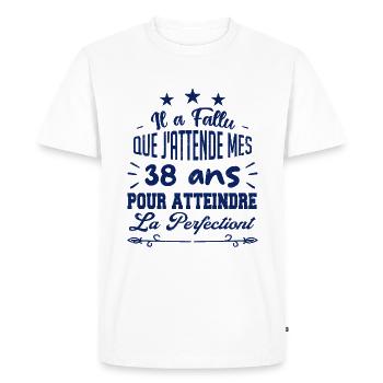 38 ans / perfection - T-shirt Premium bio Homme - blanc - Devant - Nico (187cm)