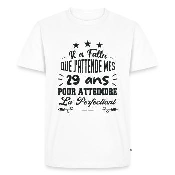 29 ans / perfection - T-shirt Premium bio Homme - blanc - Devant - Nico (187cm)