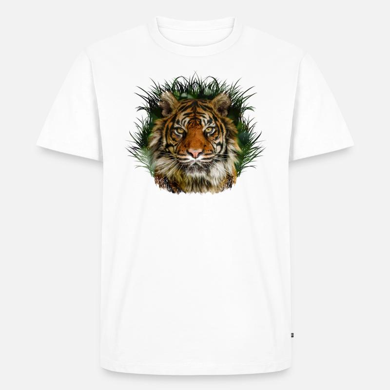 Tiger späht durch Gras - Männer Premium Bio T-Shirt - undefined
