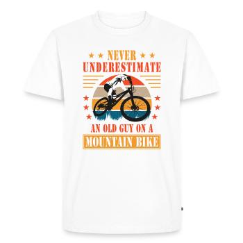 Ne sous-estimez jamais un vieux gars sur un vélo de montagne - T-shirt Premium bio Homme - blanc - Devant - Nico (187cm)