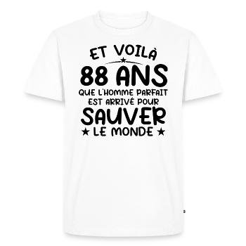 88 ans Cadeau anniversaire 88 ans Homme - T-shirt Premium bio Homme - blanc - Devant - Nico (187cm)