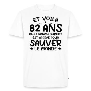 82 ans Cadeau anniversaire 82 ans Homme - T-shirt Premium bio Homme - blanc - Devant - Nico (187cm)
