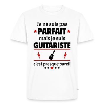 Pas parfait mais guitariste fête des pères noël - T-shirt Premium bio Homme - blanc - Devant - Nico (187cm)