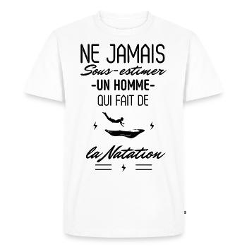 Ne jamais Sous estimer un Homme de natation - T-shirt Premium bio Homme - blanc - Devant - Nico (187cm)