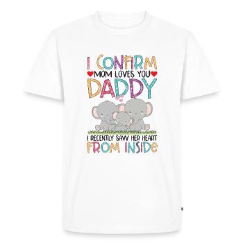 I Confirm Mom Loves You Daddy Baby Bodysuit - T-shirt Premium bio Homme - blanc - Devant - Nico (187cm)