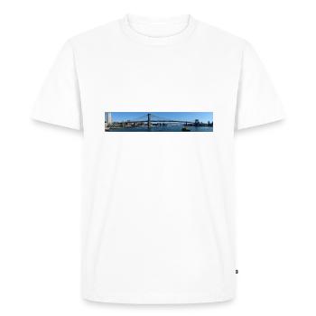 Brücke über ruhiges Wasser - Men's Premium Organic T-Shirt - white - Front - Nico (187cm)